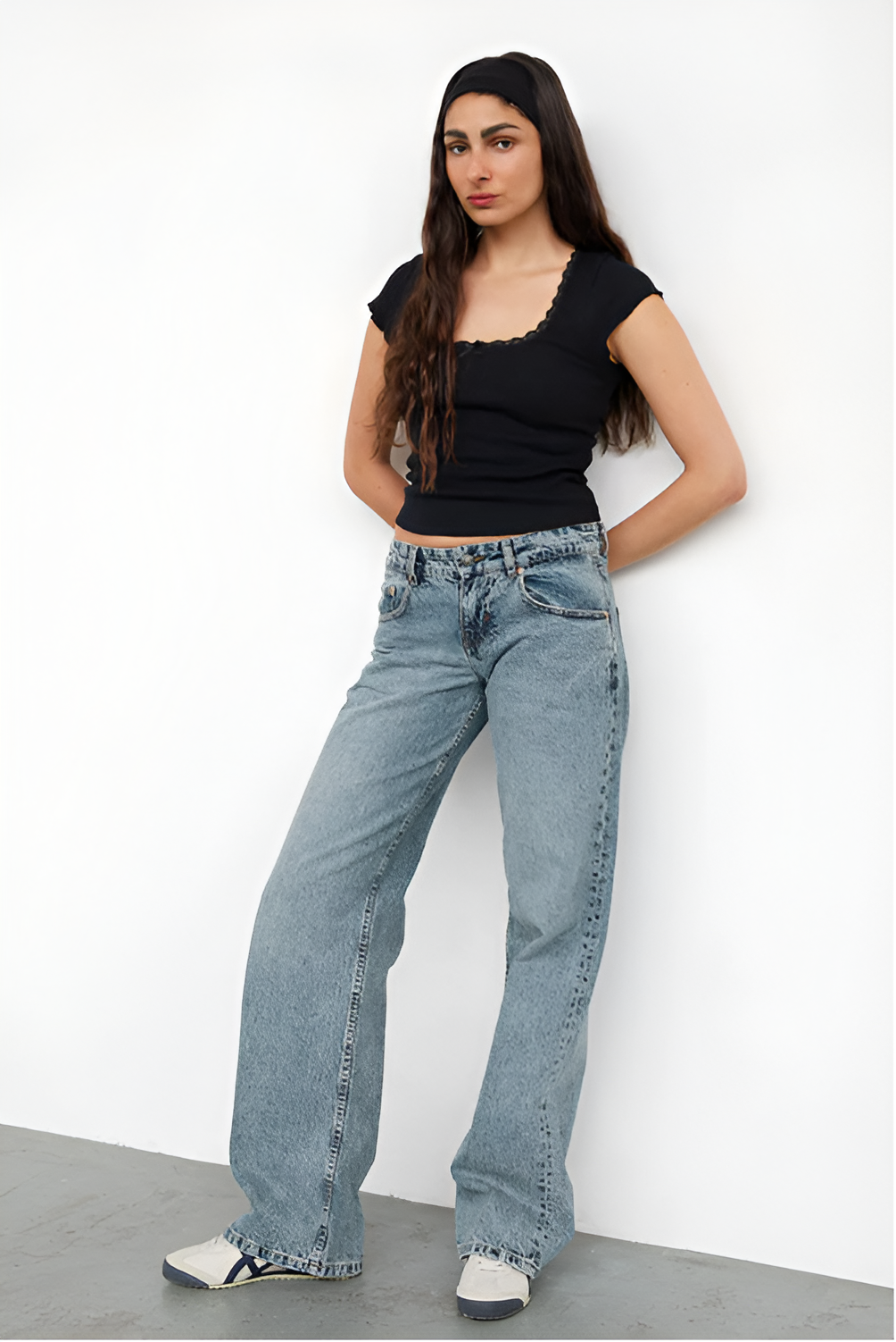 SARA™  LOW-RISE JEANS