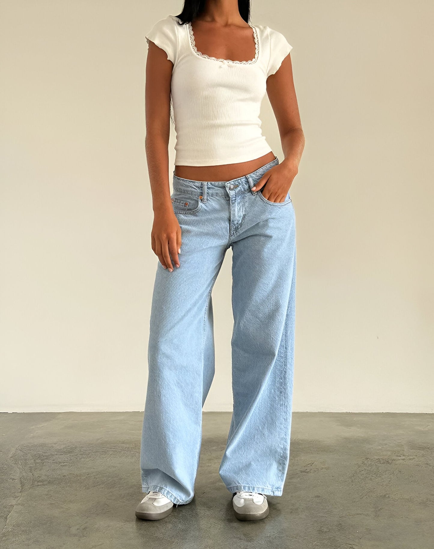 SARA™  LOW-RISE JEANS
