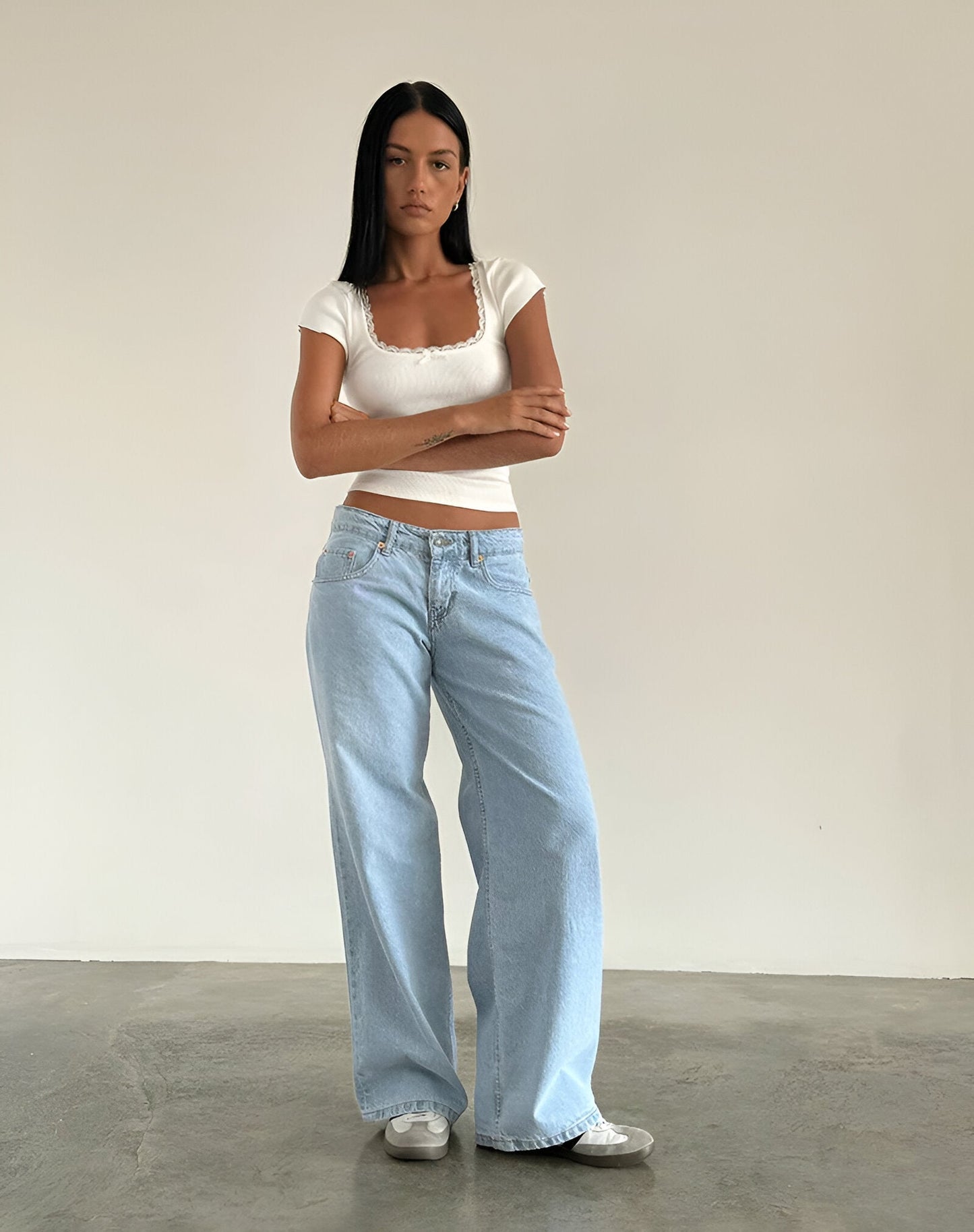 SARA™  LOW-RISE JEANS