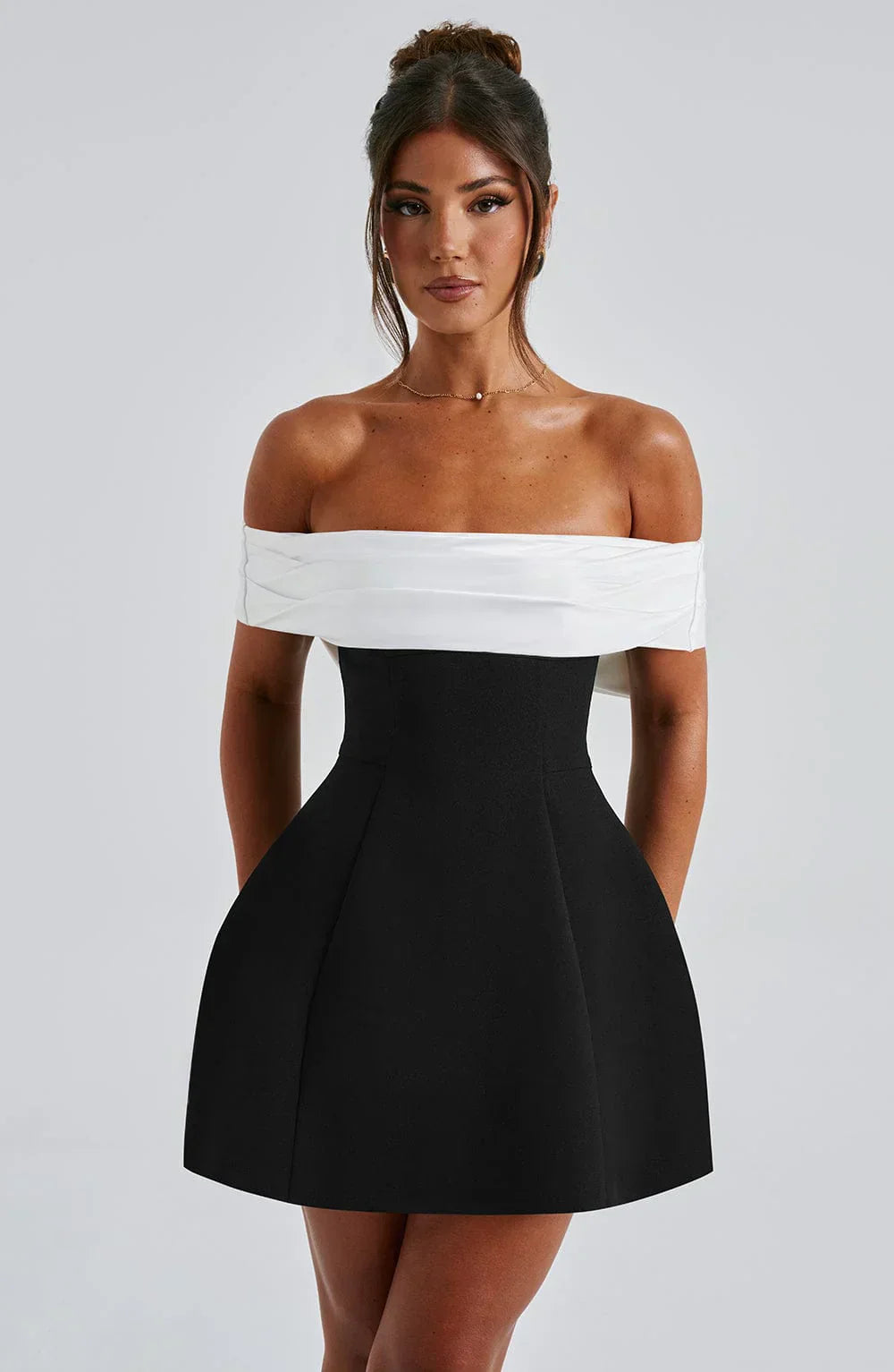 Mila - Mini dress (zwart/wit)