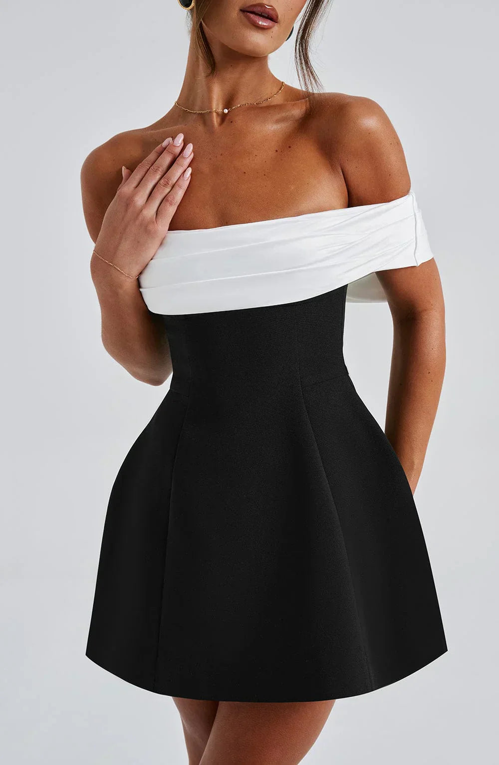 Mila - Mini dress (zwart/wit)
